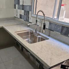 GRANITO-BRANCO-ITAUNAS-PIA-2-2-scaled-e1769613518230